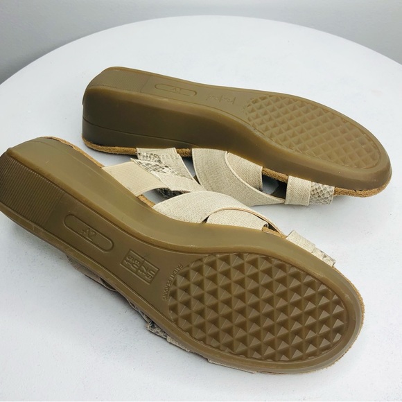 A2 By Aerosoles Flower Power Wedge Sandals Comfort snakeskin Tan Size 7.5. RR1 - Picture 6 of 8